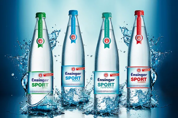 Eine Flasche Ensinger Sport Mineralwasser