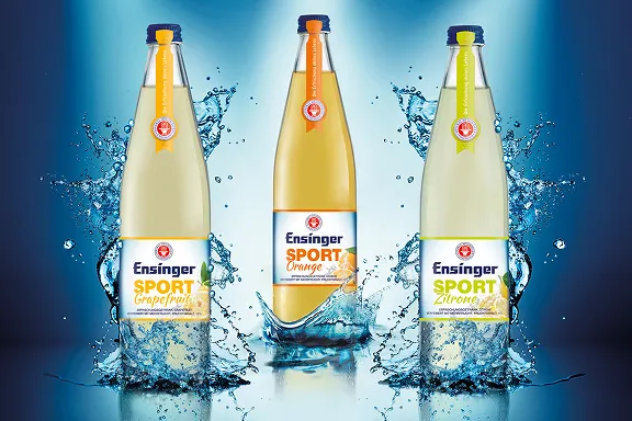 Drei Flaschen Ensinger Sport plus Frucht in den Geschmacksrichtungen Grapefruit, Orange und Zitrone